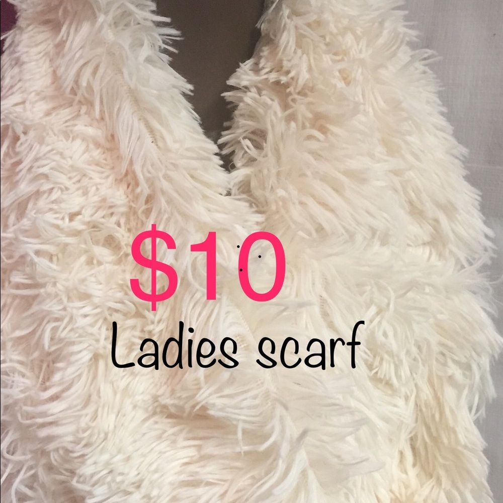 Brand New Ladies Scarfs